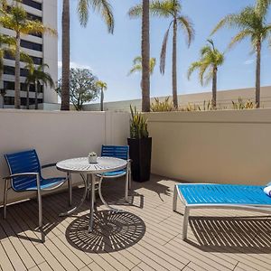 Estudio Suite con Vistas a la Piscina